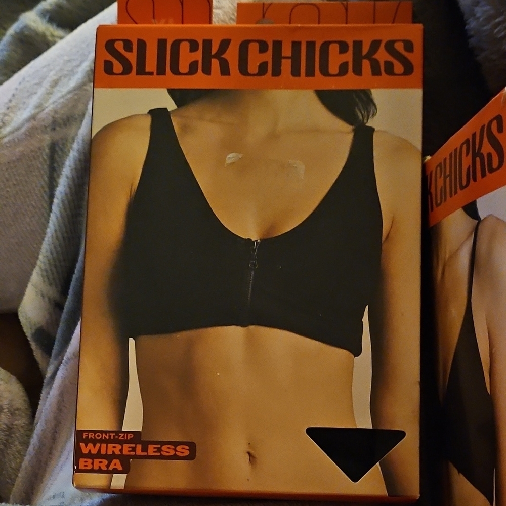 Black Front-Zip Wireless Bra